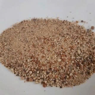 Muối tiêu lốp đặc sản Tây Ninh -  Dùng để chấm trứng luộc, gà luộc.