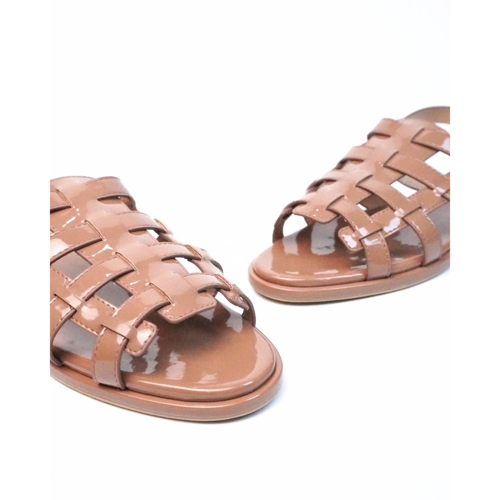 Giày Sandal Nữ HG Đan Dây Da Bóng Đế Bằng Cổ Điển | HG8325