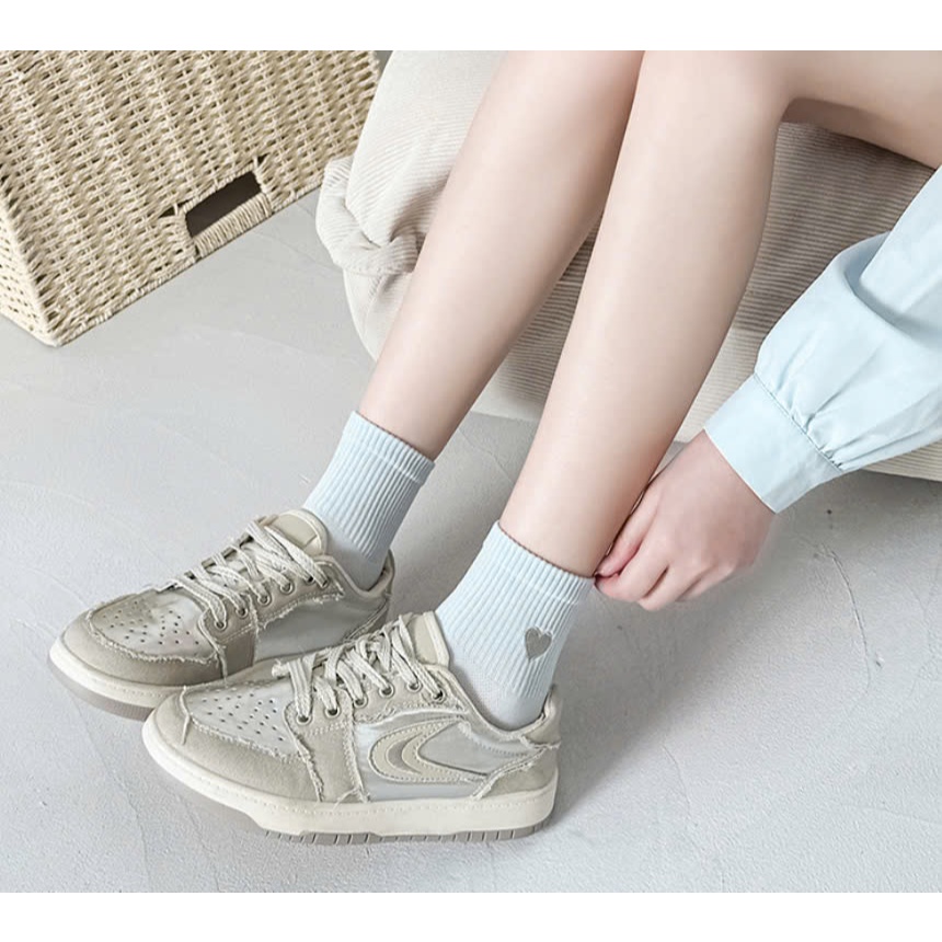Vớ Tất hình trái tim 2 tầng cổ cao đủ màu phong cách trẻ trung, năng động.
