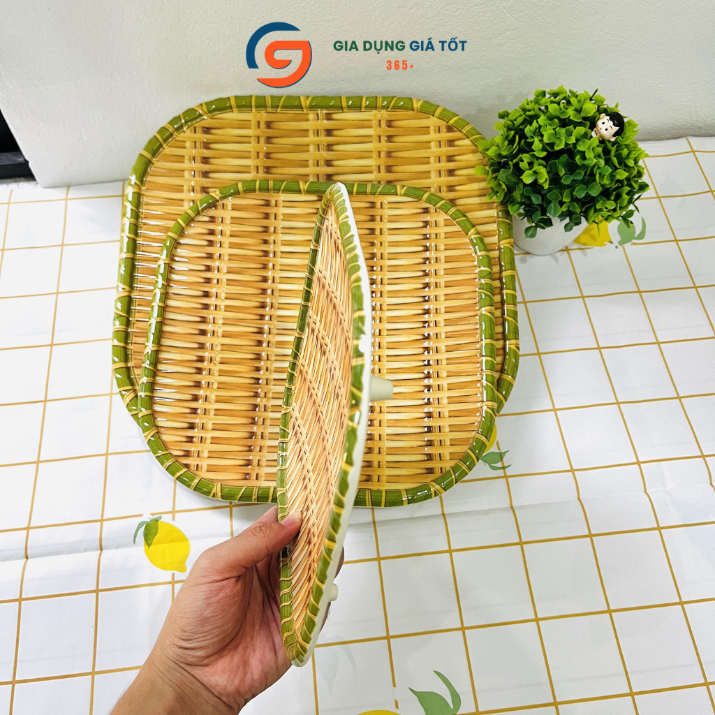 Mẹt nhựa giả mây tre đan, đĩa nhựa vuông đựng nem nướng, trái cây, đồ ăn vặt cho quán ăn và nhà hàng