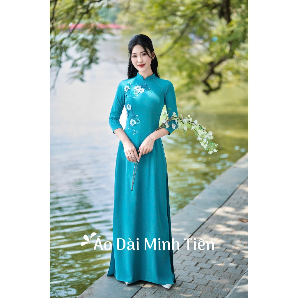 Áo Dài Lụa Mỹ Cao Cấp Họa Tiết Thêu Thủ Công Tỉ Mỉ - Mã C43 Màu Xanh