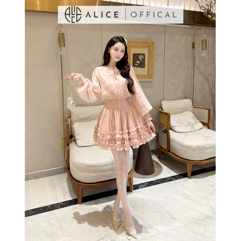 Váy Tơ Hoa Crep Cao Cấp Alice, Đầm Ngắn Xếp Ly Tầng Cạp Chung Tôn Eo, Tay Dài Bồng Nữ Tính Cổ Phối Dây Buộc V1371