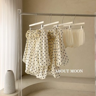 Set áo trễ vai hoạ tiết chấm bí đính hoa lớn trước ngực nhún bí bồng xoè phối quần boom xinh cho nàng - BaoTrang.clothes