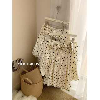 Set áo trễ vai hoạ tiết chấm bí đính hoa lớn trước ngực nhún bí bồng xoè phối quần boom xinh cho nàng - BaoTrang.clothes