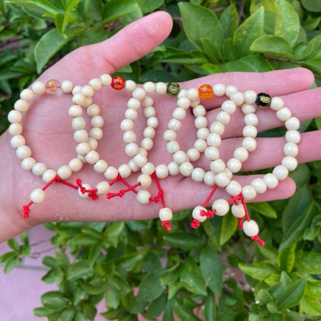 Vòng Tay Gỗ Dâu Tằm trắng mix đá Omani mang Bình An May Mắn cho bé