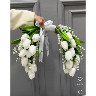 Bó hoa cưới cầm tay cô dâu HalfMoon tulip 0032