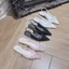Giày sandal ren hoa hồng đính nơ mũi nhọn
