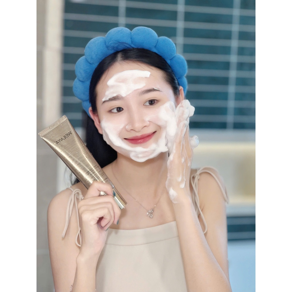 Sữa rửa mặt làm sạch sâu và phục hồi Weilaiya Deep Cleansing and Repairing Facial Cleanser 120g