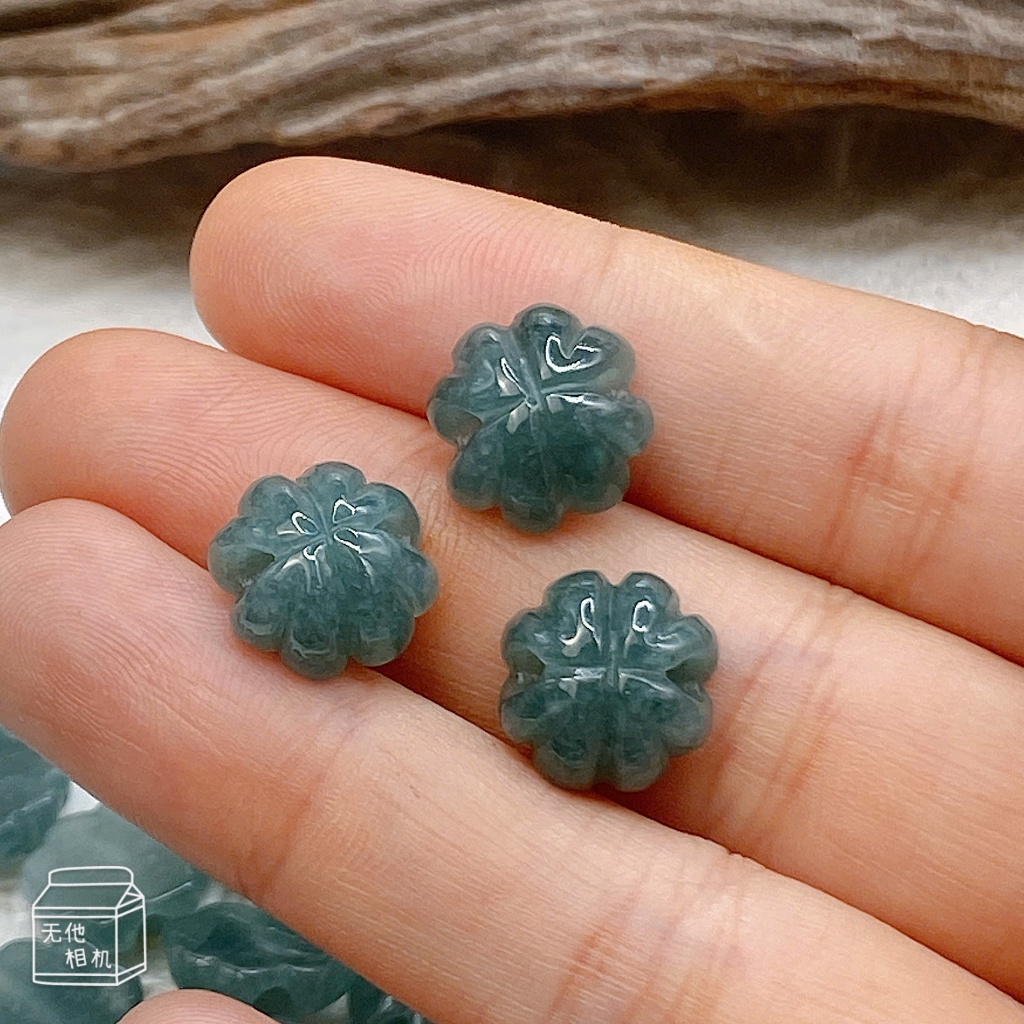 Mặt Cỏ Bốn Lá Lam Ngọc Tự Nhiên – Mang Lại May Mắn, Bình An