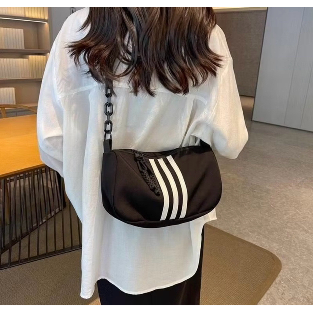 ️️TÚI 3 sọc đeo chéo logo thể thao size 28cm.