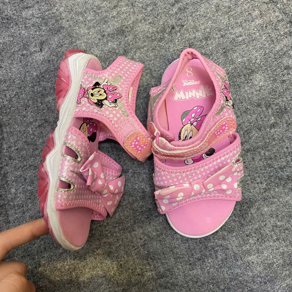 Sandal, Dép Quai Hậu Cho Bé Gái Có Đèn Phát Sáng Chất Liệu Êm Ái Đế Siêu Nhẹ Bền Bỉ An Toàn