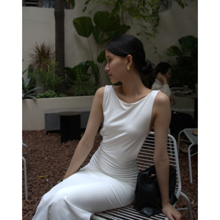 WHITE BY NHI - Đầm thun bodycon hở lưng - Eustoma Dress