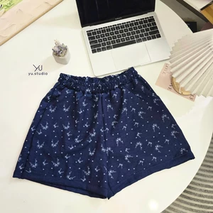 Quần đùi nữ YUSTUDIO, quần đùi mặc nhà chất đũi dày dặn hoạ tiết xinh