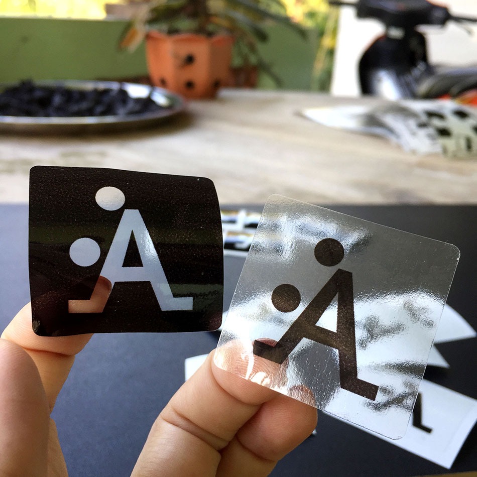 Combo 4 logo chữ AA [4 x 4cm] bựa nhân trong suốt xuyên thấu. Decal cao cấp chống nước không bay màu