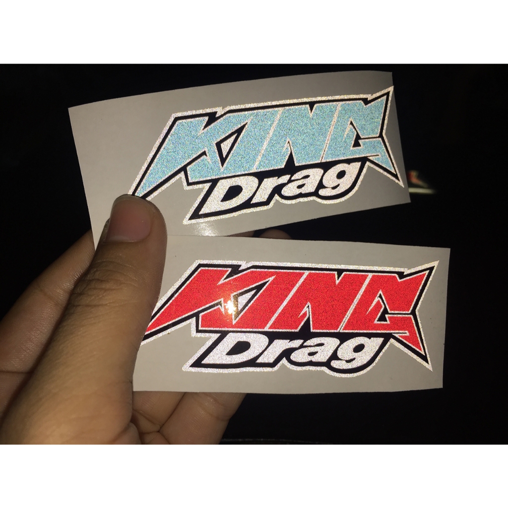 Chữ King Drag xanh đỏ phản quang [9.4x3.1cm]. Decal cao cấp chống nước, tem dán trang trí nón bảo hiểm, logo sticker