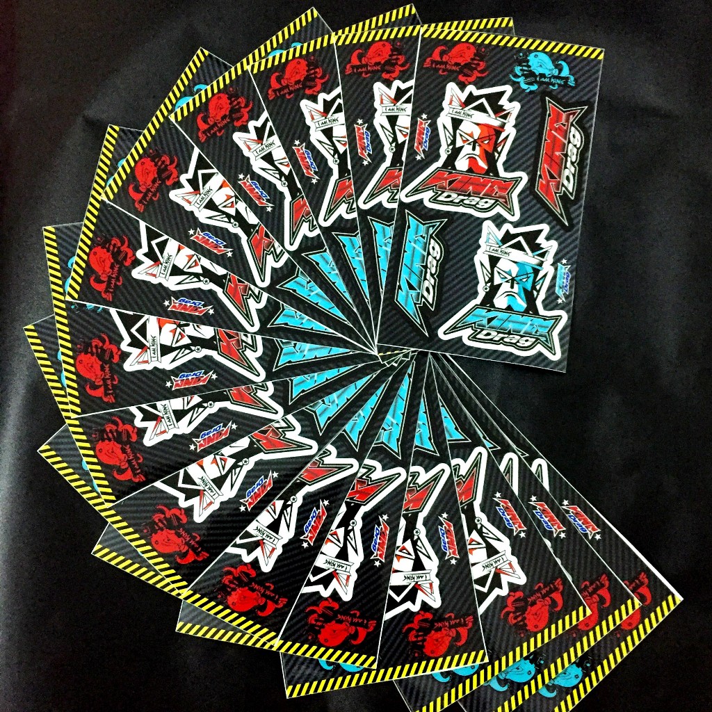 Bộ hình dán logo King Drag xanh đỏ. Decal cao cấp chống nước, sắc nét, bền màu, dính chặt. In theo yêu cầu