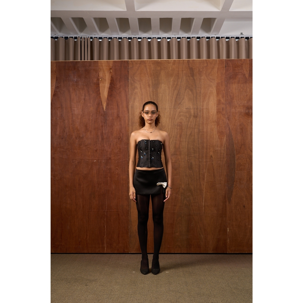 JAMIE CORSET Áo Đính Đá  + BOW CORE MINI SKIRT Chân Váy Đen Đính Nơ Trắng