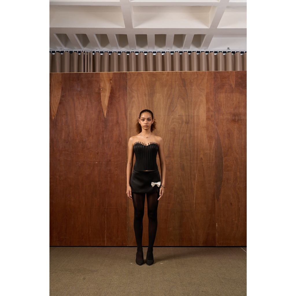 ESME TOP  + BOW CORE MINI SKIRT Chân Váy Đen Đính Nơ Trắng