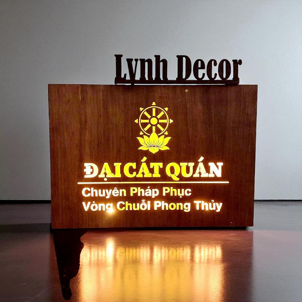 Bảng hiệu gỗ plywood đèn led cắt laser. LynhDecor miễn phí thiết kế nội dung theo yêu cầu