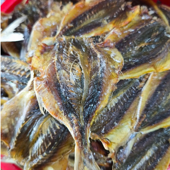 500g Khô Cá Chỉ Vàng Miếng Nguyên – Dạng Mặn Nhẹ, Dễ Chiên/Nướng