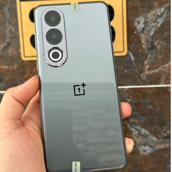 Điện thoại OnePlus Ace 3V 5G (Snapdrgon 7+ gen 3 - AMOLED 1.5K) đã unlock 2 sim likenew kèm sạc 100W | BigBuy360 - bigbuy360.vn