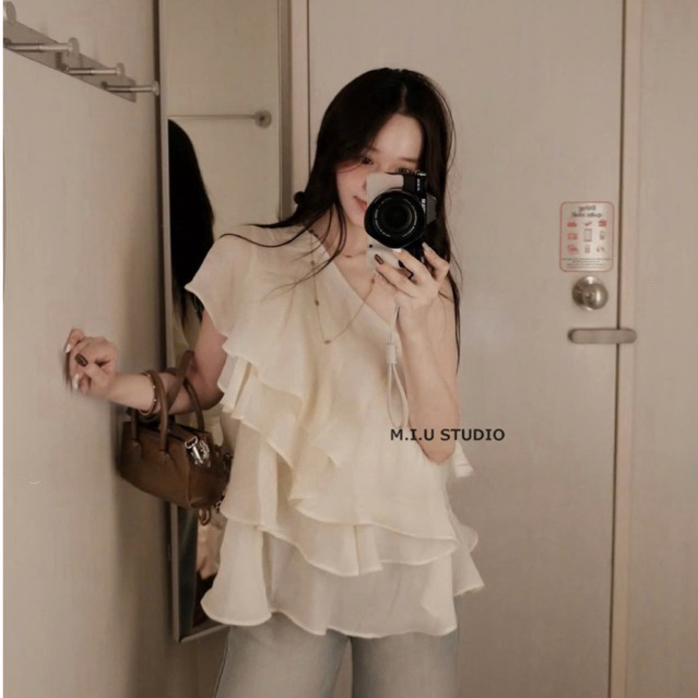 MIU.STUDIO • “Ella Top” Áo tơ bèo tầng thiết kế lệch vai phong cách nhẹ nhàng tiểu thư - 2 màu kem , nâu dễ phối đồ