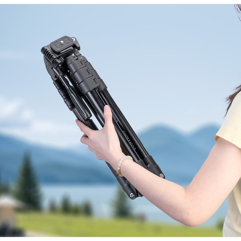 Tripod Yunteng VCT-190 - Chân Đế 1m86 Kèm Remote Đầu Kẹp Và Túi Đựng, Tháo Rời Làm Gậy Selfie