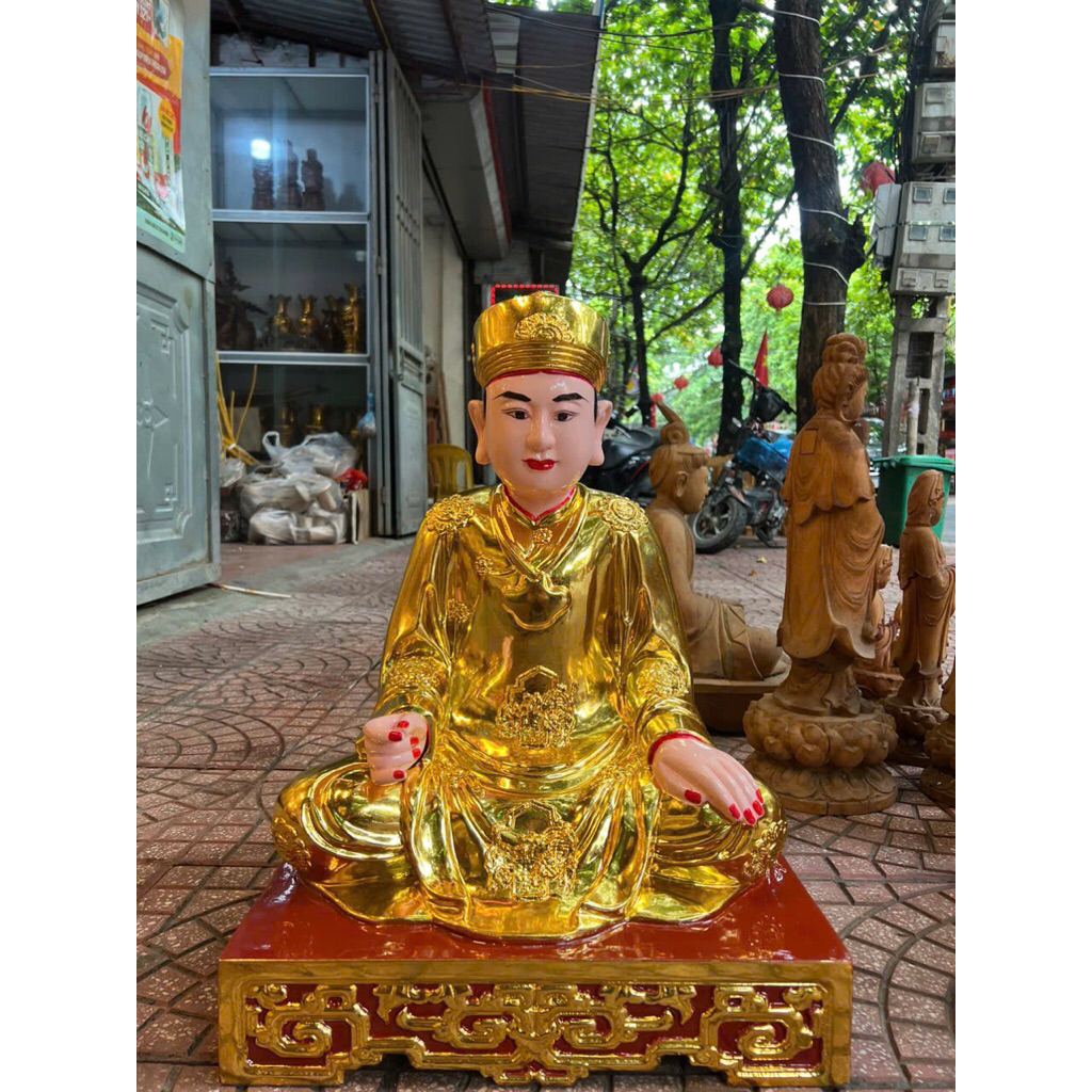 Tượng Quan hoàng Mười ngồi xếp bằng