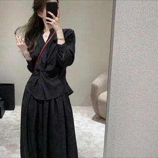 Áo sơ mi dài tay xoắn eo cổ V chất đũi mềm mát 247store Smdaitay2498