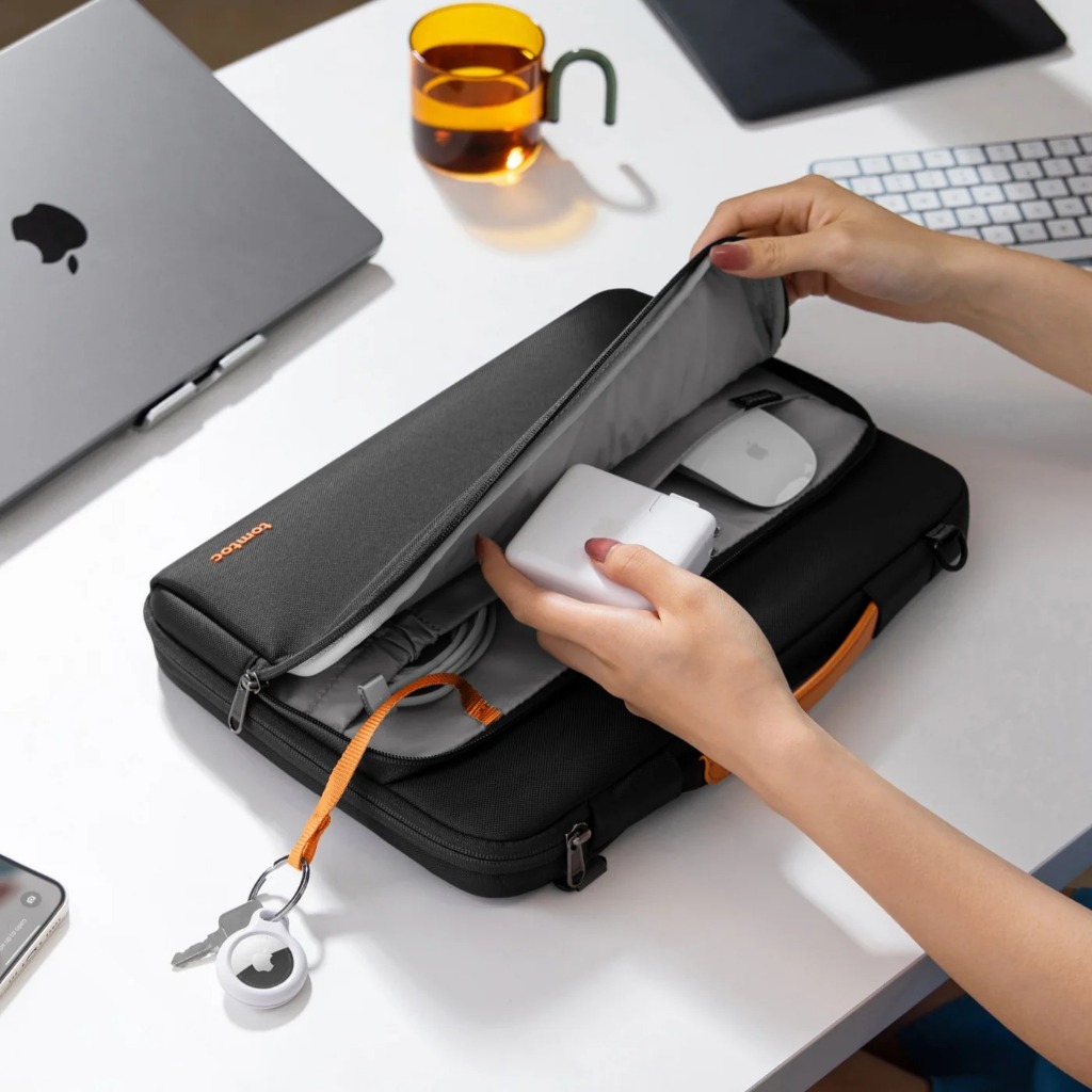 Túi đeo chéo chống sốc cho Macbook/Laptop Tomtoc Defender-A40 cỡ 13"/14"/15"/16" chính hãng, bền bỉ | BigBuy360 - bigbuy360.vn