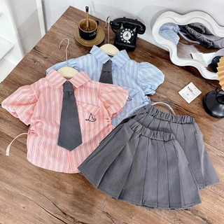Quần áo hè, Sét 3 chi tiết áo sơ mi cộc tay kẻ sọc mix váy xếp ly xám kèm cà vạt cho bé gái