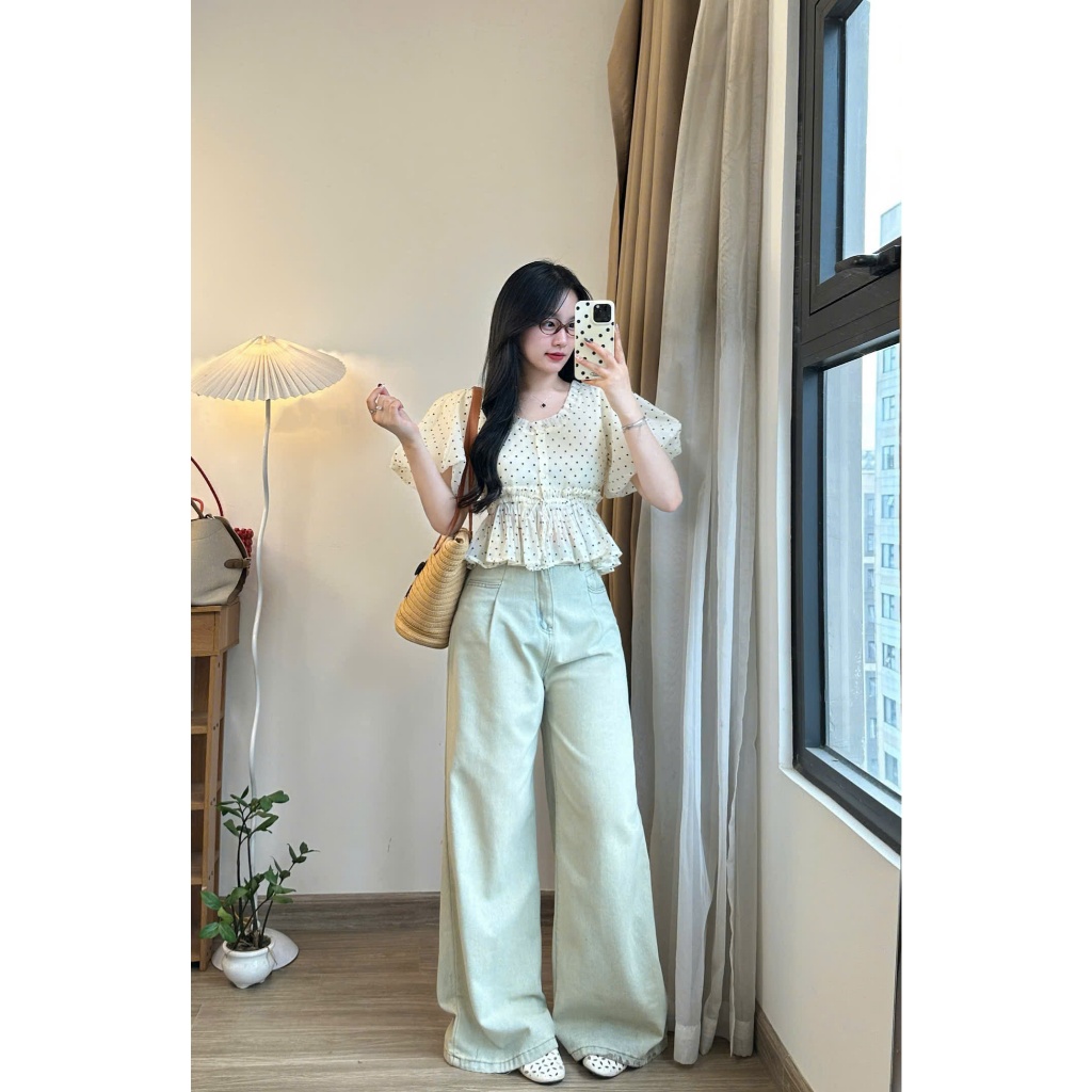 Áo  Sơ Mi Dáng Babydoll Crop Chấm Bi Tay Bồng Viền Bèo Dáng Bo Eo Dây Rút Cổ Tròn Joolate