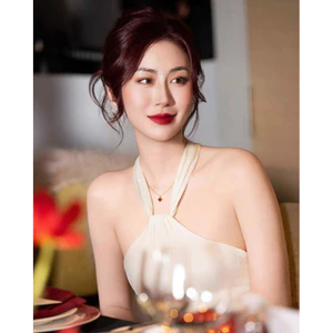 Vòng cổ / bông tai 4 cánh đỏ mini