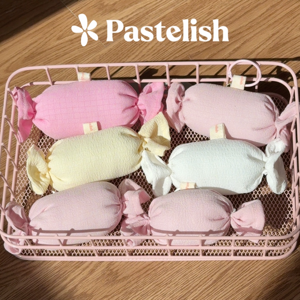 Charm viên kẹo chần bông Pastelish, dùng để cài túi xách, balo. Charm dạng cục kẹo vải xốp, chần bông mịn bên trong. Kèm