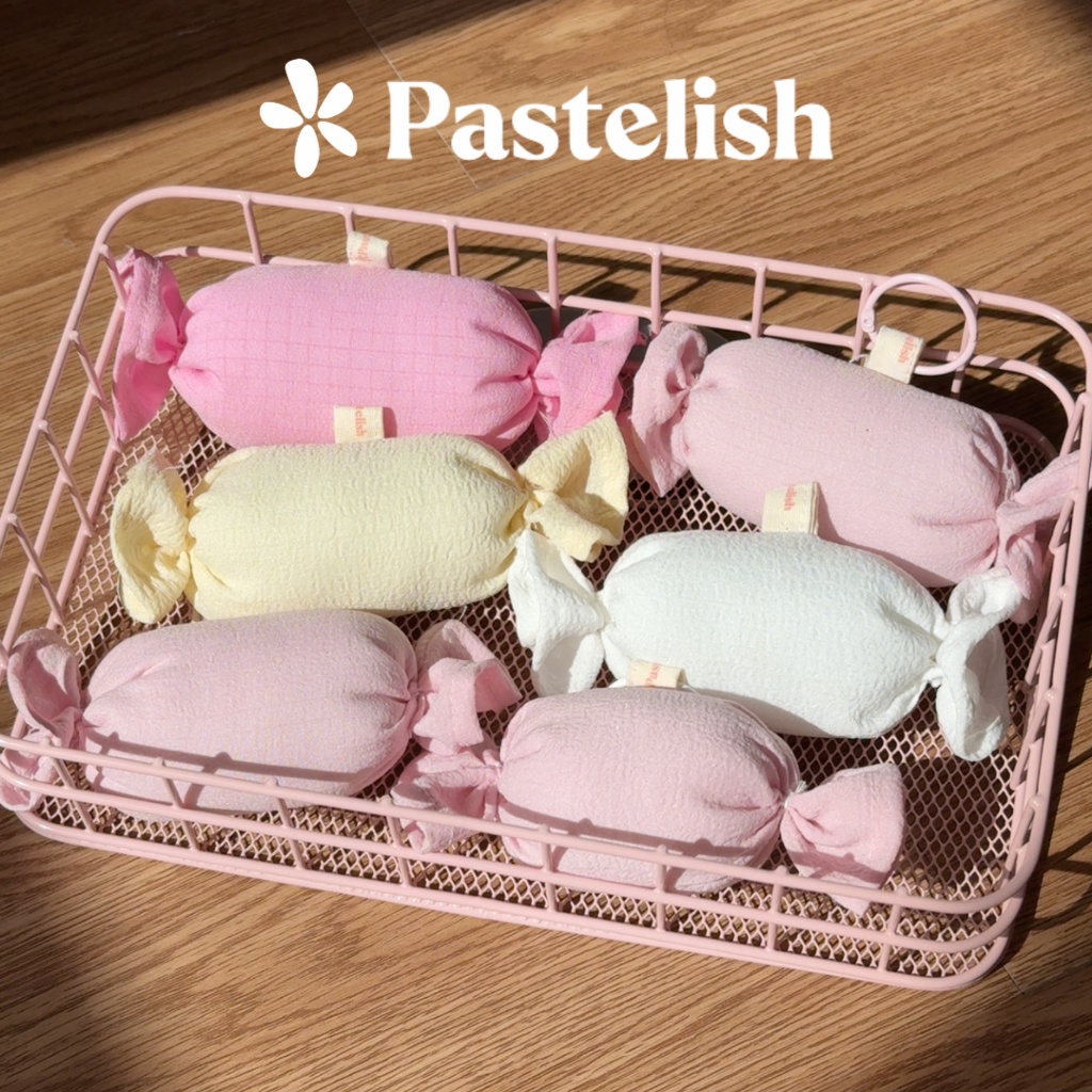 Charm viên kẹo chần bông Pastelish, dùng để cài túi xách, balo. Charm dạng cục kẹo vải xốp, chần bông mịn bên trong. Kèm