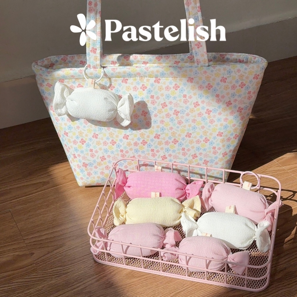 Charm viên kẹo chần bông Pastelish, dùng để cài túi xách, balo. Charm dạng cục kẹo vải xốp, chần bông mịn bên trong. Kèm