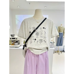 TRIANGLE - Flower T-shirt (Cân nhắc kỹ, return is not welcomed)- Áo phông hoa Hàn Quốc phong cách thanh lịch