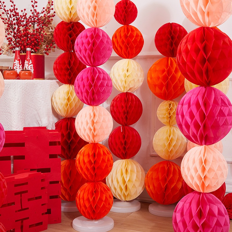 Set trụ đứng kèm đèn lồng tổ ong trang trí lễ hội, đám cưới, sự kiện - Kem Shop K108