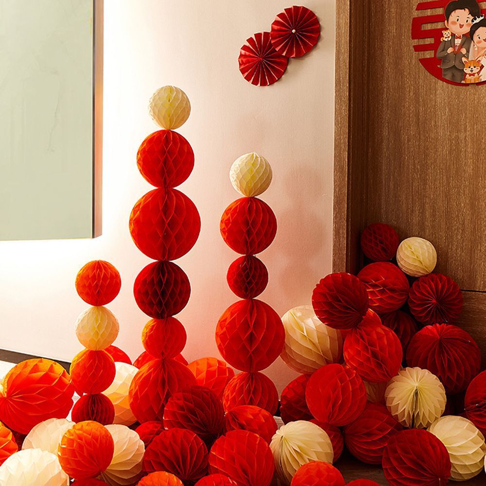 Set trụ đứng kèm đèn lồng tổ ong trang trí lễ hội, đám cưới, sự kiện - Kem Shop K108