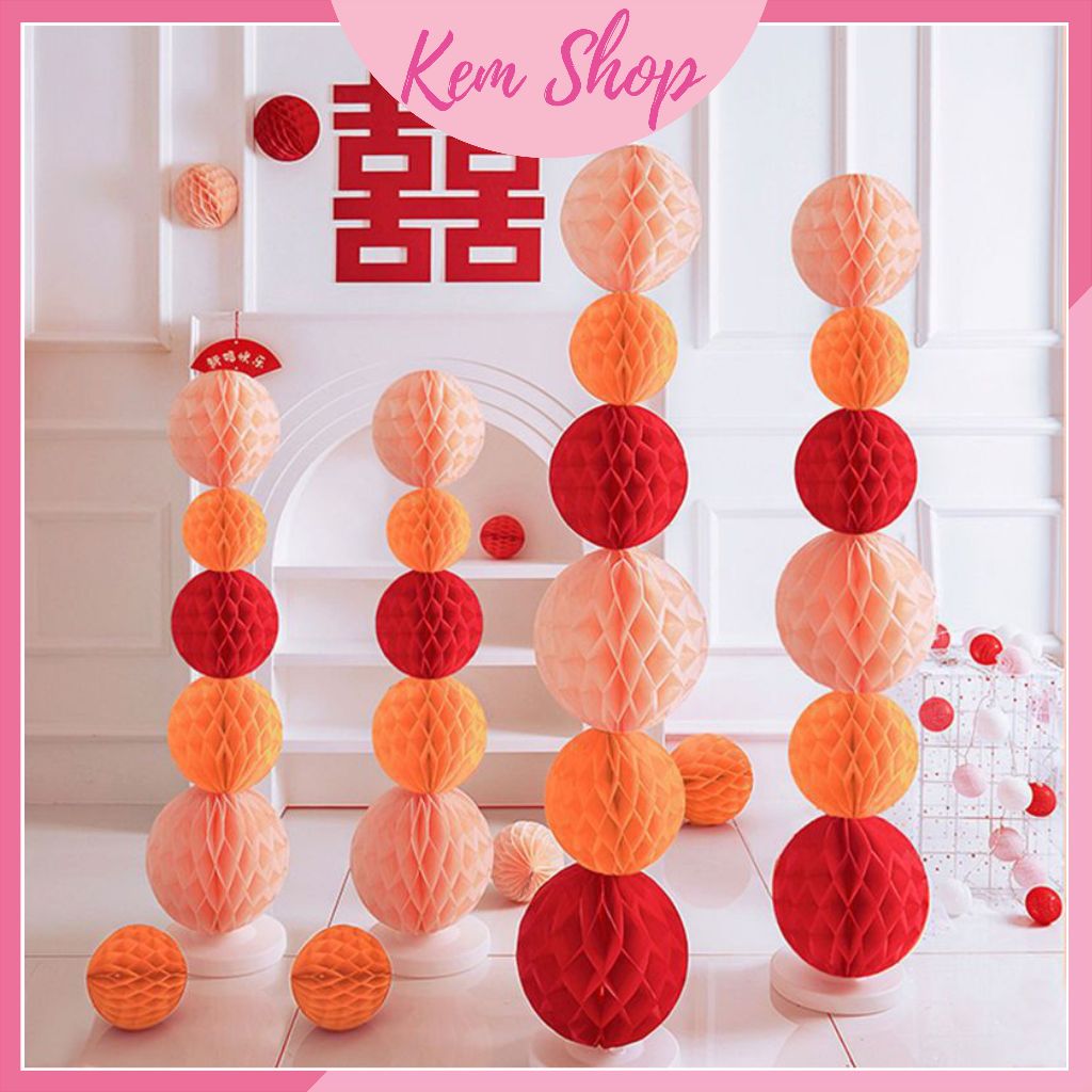 Set trụ đứng kèm đèn lồng tổ ong trang trí lễ hội, đám cưới, sự kiện - Kem Shop K108