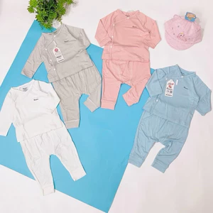 Bộ sơ sinh dài tay Avaler Cài lệch (cài chéo) chất sợi tre siêu mềm mại cho bé trai, bé gái từ sơ sinh đến 6,5kg