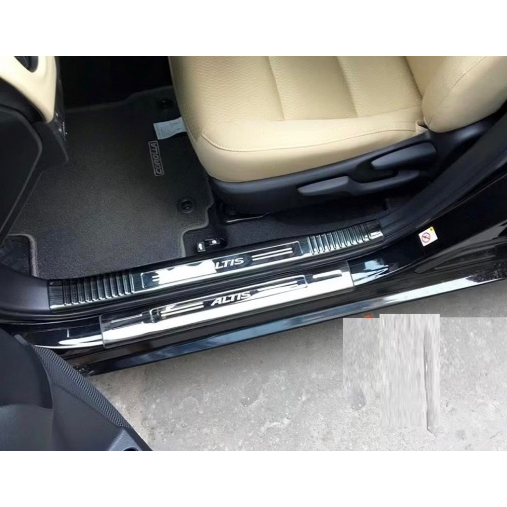 Ốp bậc cửa, nẹp bước chân xe Toyota Altis 2014-2025 vân Titan cao cấp