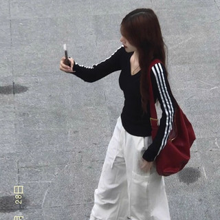 áo croptop tay dài đen nữ cổ chữ v mùa hè hàn quốc Eleclassm áo thun tay dài local brand