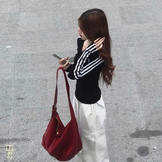 áo croptop tay dài đen nữ cổ chữ v mùa hè hàn quốc Eleclassm áo thun tay dài local brand