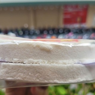 180gr -Bánh in bột nếp truyền thống. Ngọt thanh, thơm dịu, tan trong miệng.Ngon,rẻ,không phẩm màu.