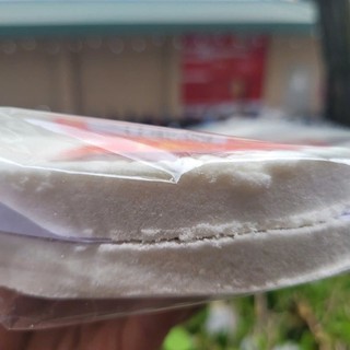 180gr -Bánh in bột nếp truyền thống. Ngọt thanh, thơm dịu, tan trong miệng.Ngon,rẻ,không phẩm màu.