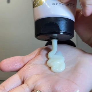 Sữa Rửa Mặt Sen Hậu Giang Cocoon Lotus Soothing Cleanser (140ml)