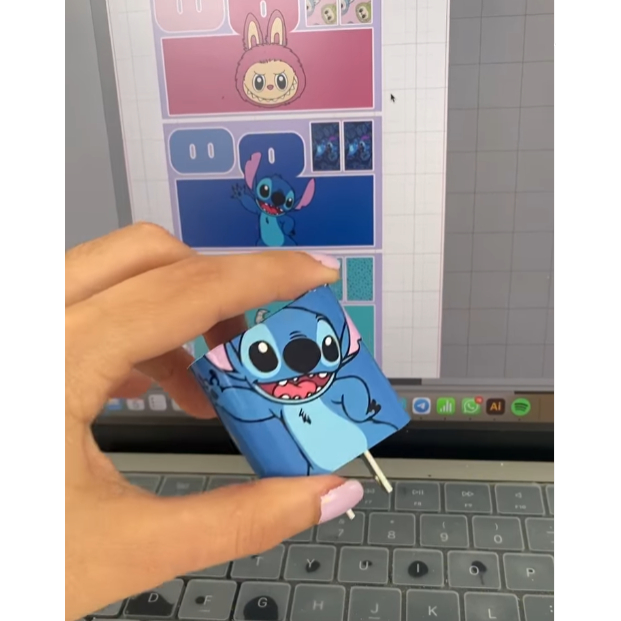Miếng Dán Trang Trí Bảo Vệ Cục Sạc điện thoại iPhone. Decal sticker Họa tiết hoạt hình dễ thương. Chống nước