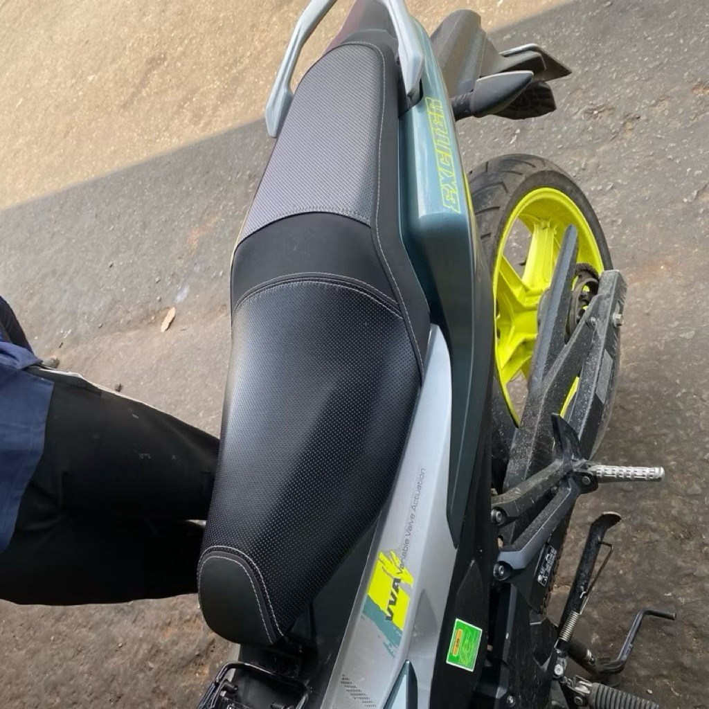 Da yên Yamaha Exciter 155 VVA kiểu zin (sử dụng kim bọc yên)