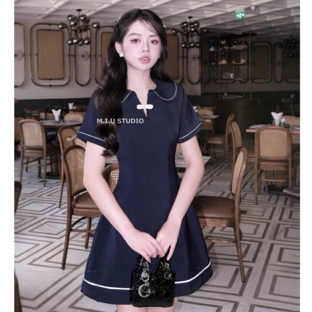 Đầm cộc tay phối viền thiết kế dáng ngắn xoè, Váy nữ cổ bẻ đính tag cao cấp, mặc đi làm công sở • MIU.STUDIO